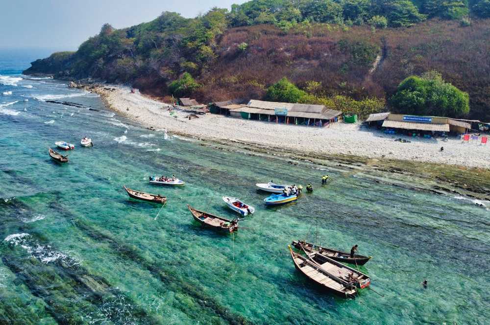 boats in Burma