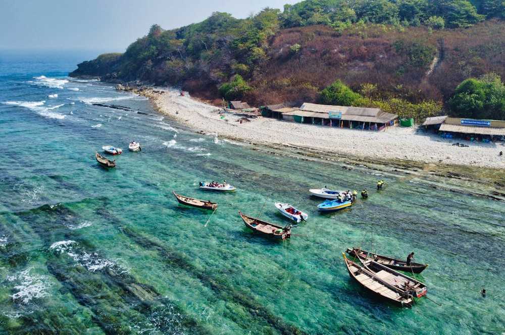 boats in Burma